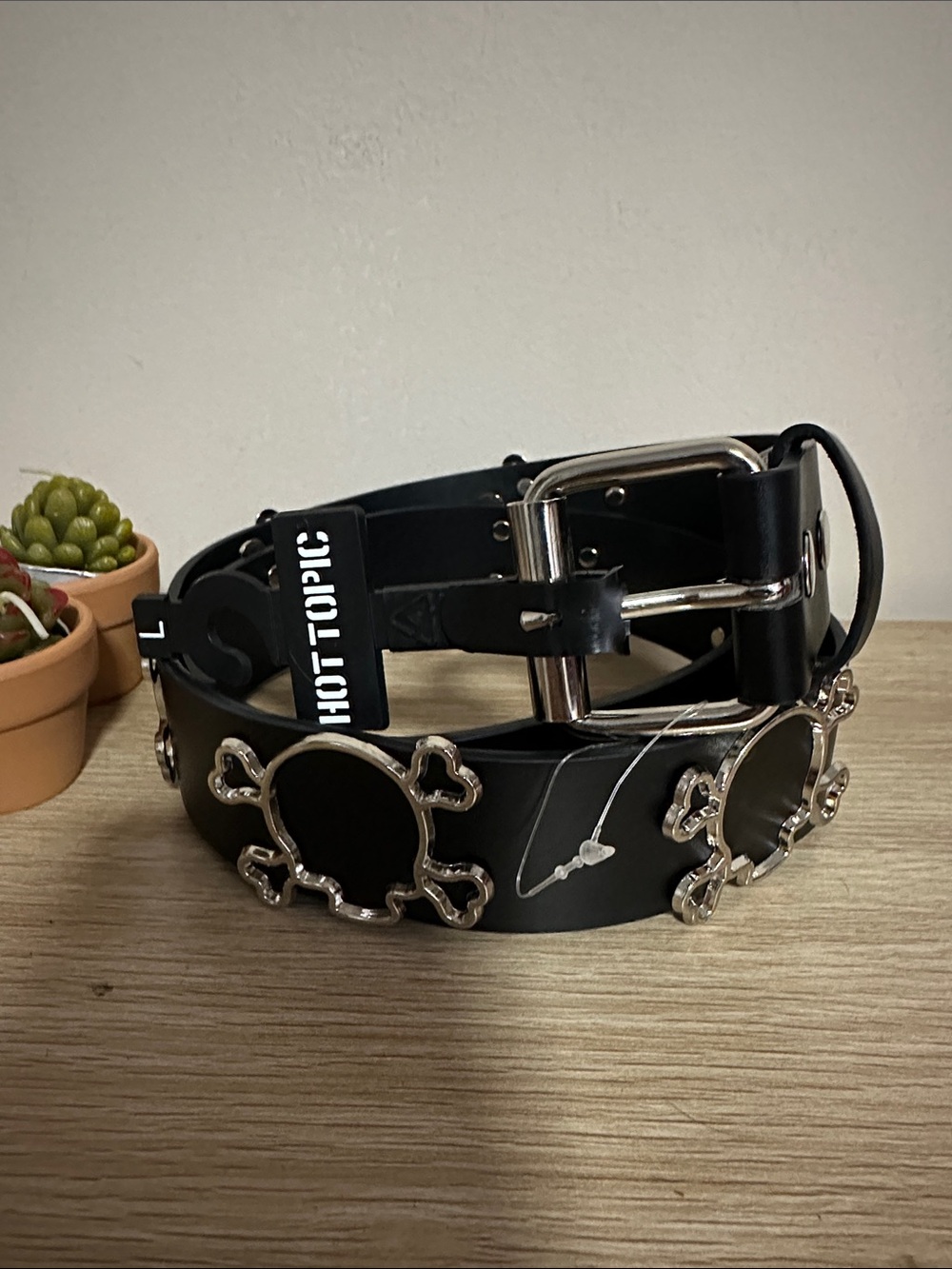 Hot Topic Black Faux Leather Skull & Crossbones Belt Size L NWOT